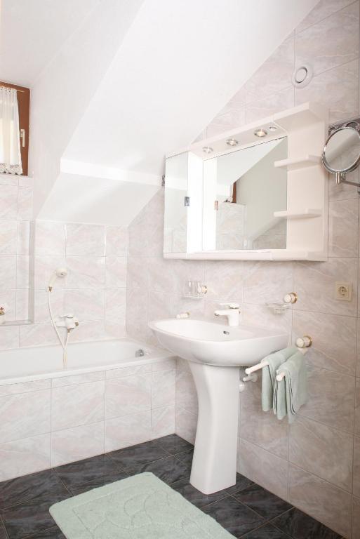 Gaestehaus Ortner Liesing Стая снимка